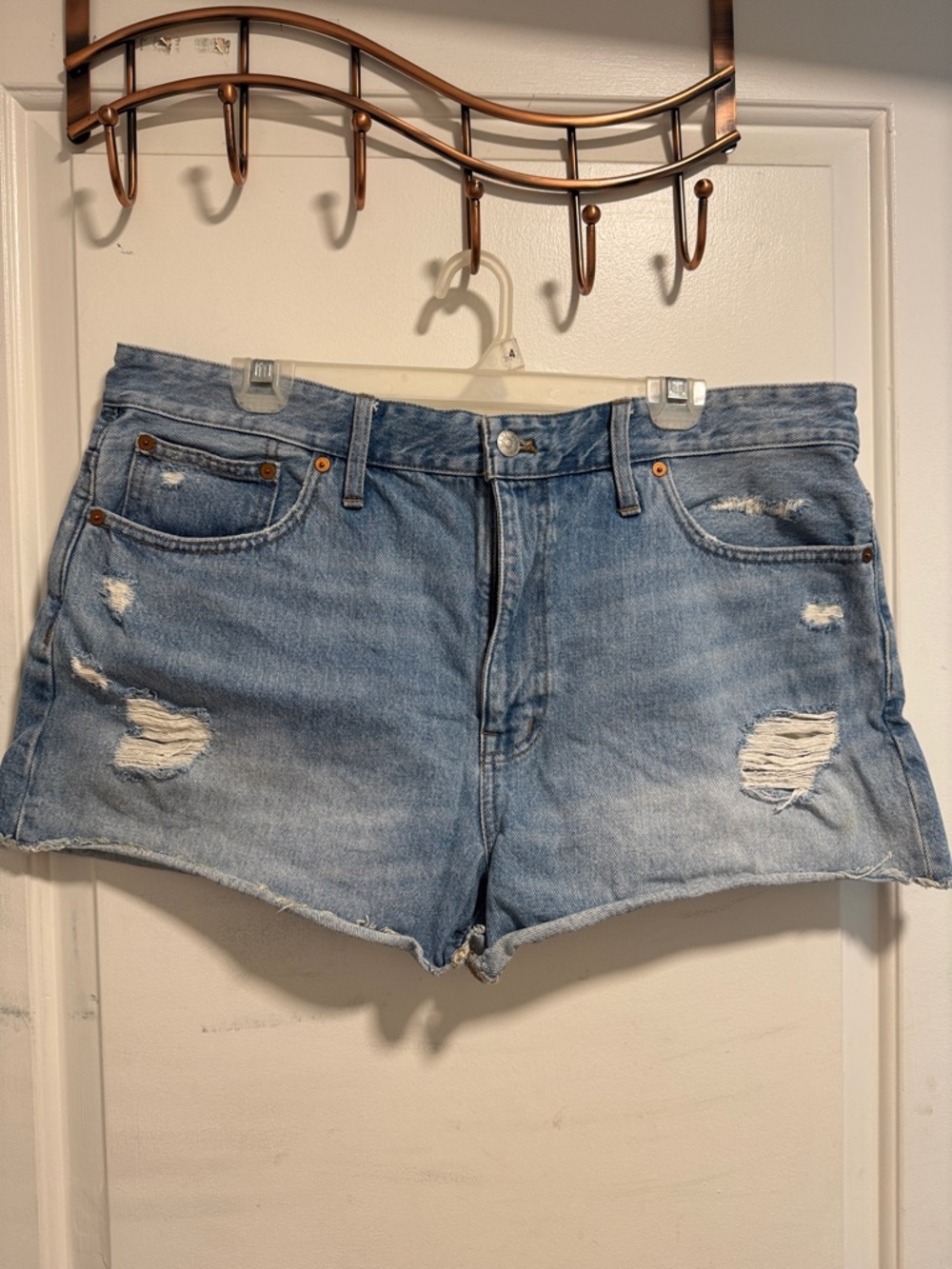 Madewell relaxed denim cut-off shorts Size 32